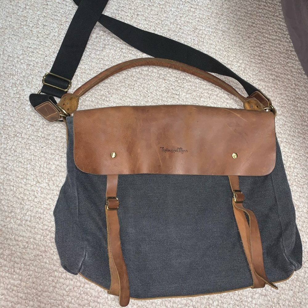 House of Flynn (HOF) messenger bag